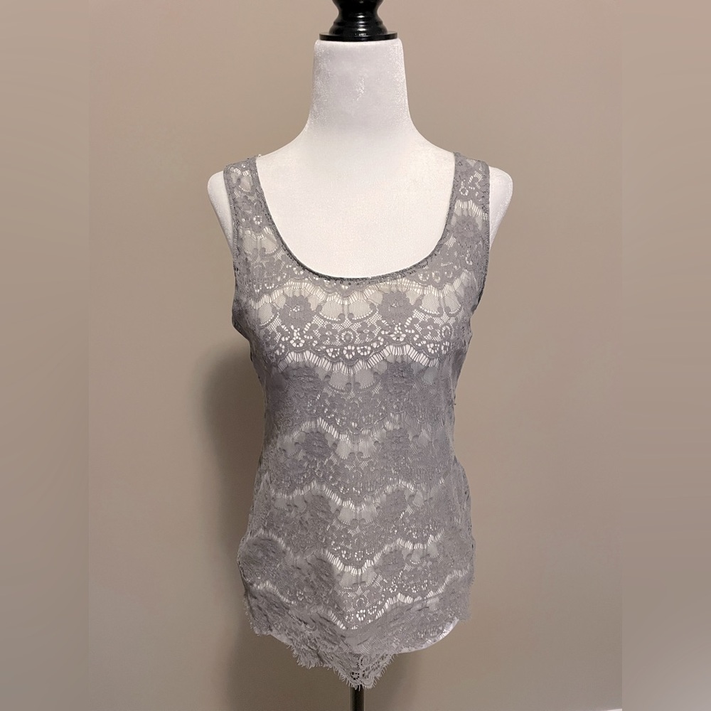 Banana Republic XS Grey Lace Tank
55% Cotton
45% Nylon